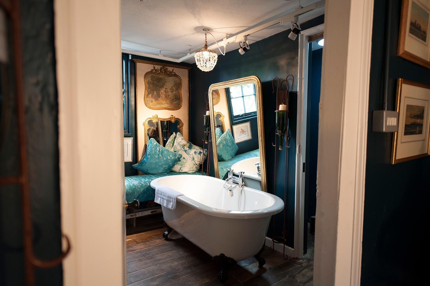 The Woolpack Inn Wavehorne Room photo