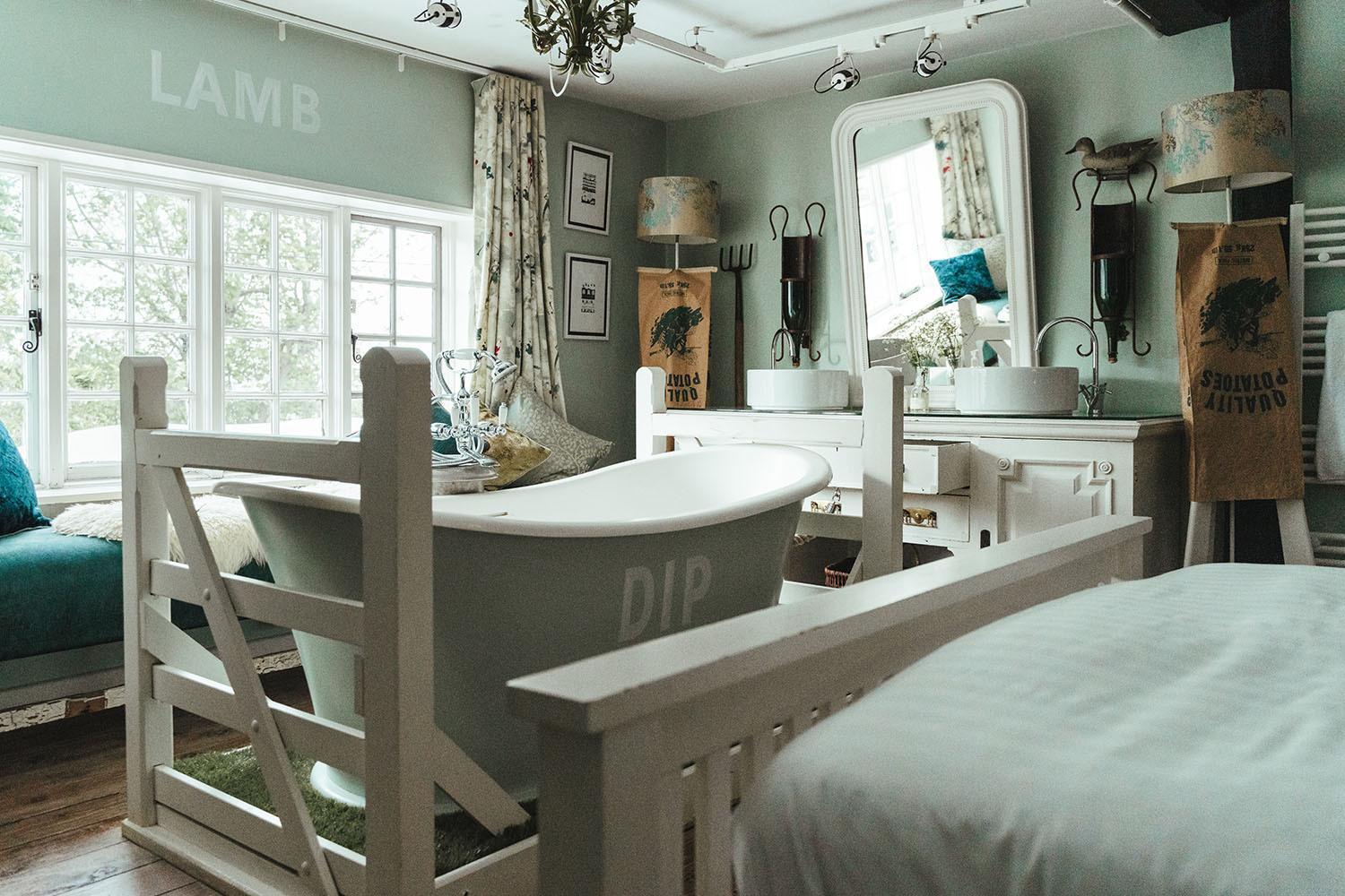 The Woolpack Inn Wavehorne Room photo