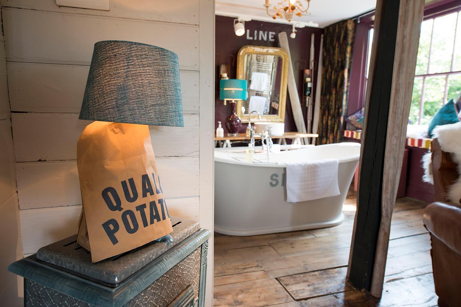 The Woolpack Inn Wavehorne Room photo