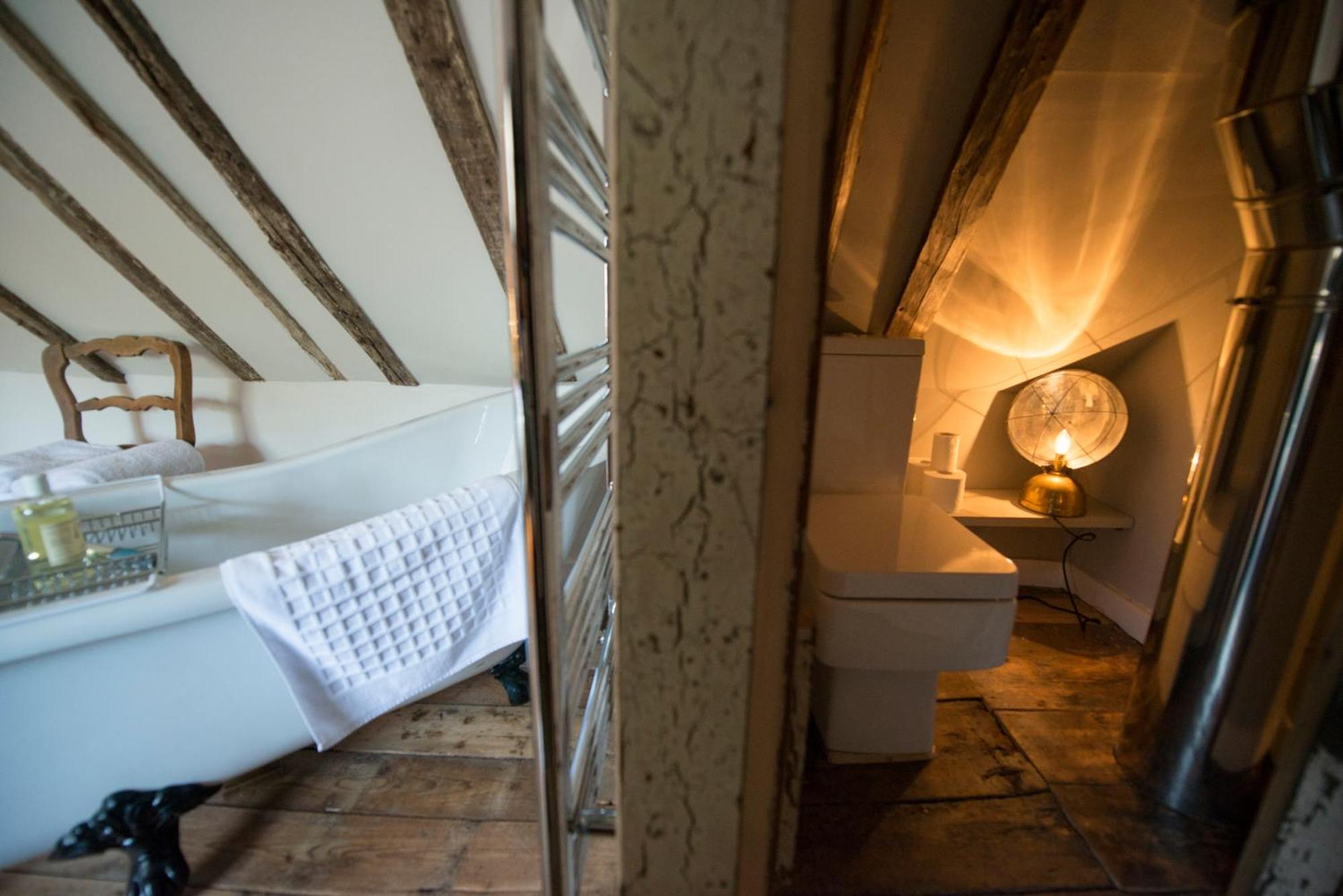 The Woolpack Inn Wavehorne Room photo