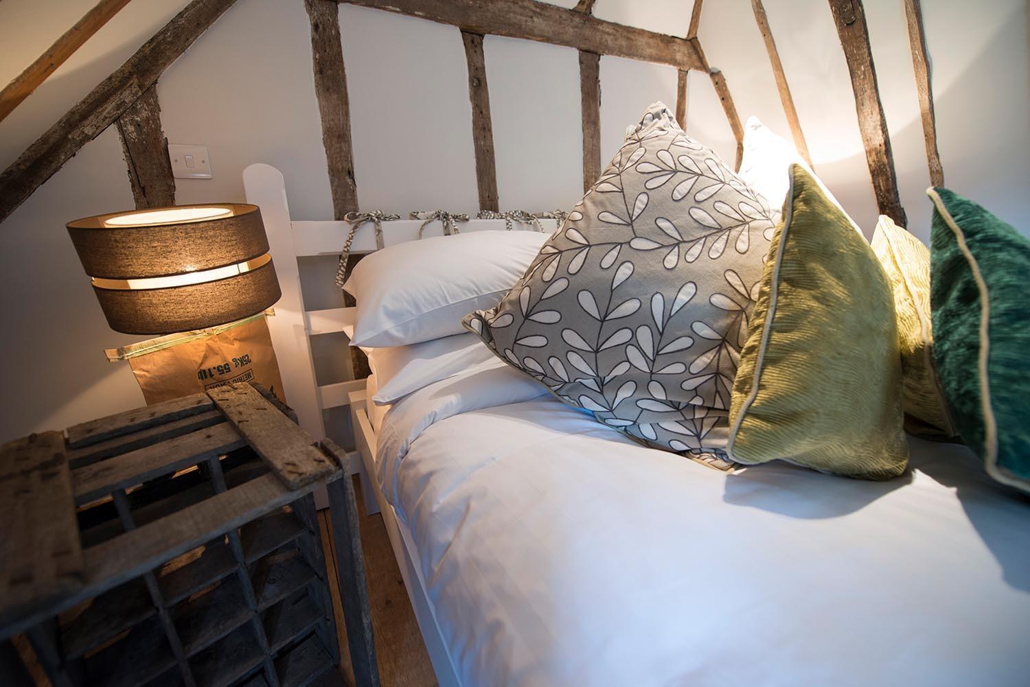 The Woolpack Inn Wavehorne Room photo